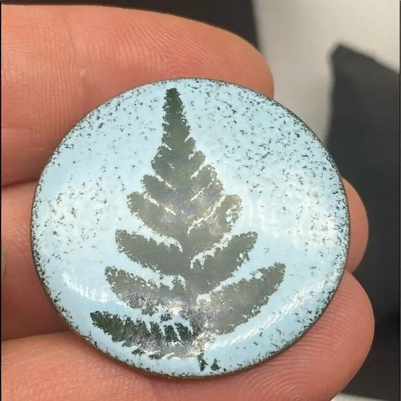 Ladies vintage handmade enameled Christmas tree copper broach - Picture 4 of 7